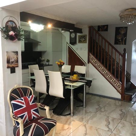 Cheerful 4 Bedroom House With Garden Free Parking Londen Buitenkant foto