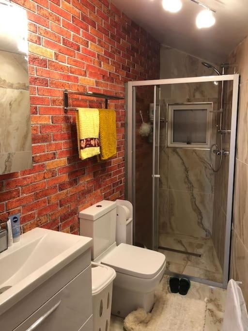 Cheerful 4 Bedroom House With Garden Free Parking Londen Buitenkant foto